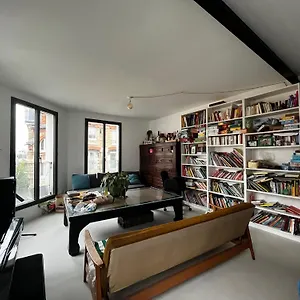 Un Parisien Atypique - An Atypical Parisian Séjour chez l'habitant